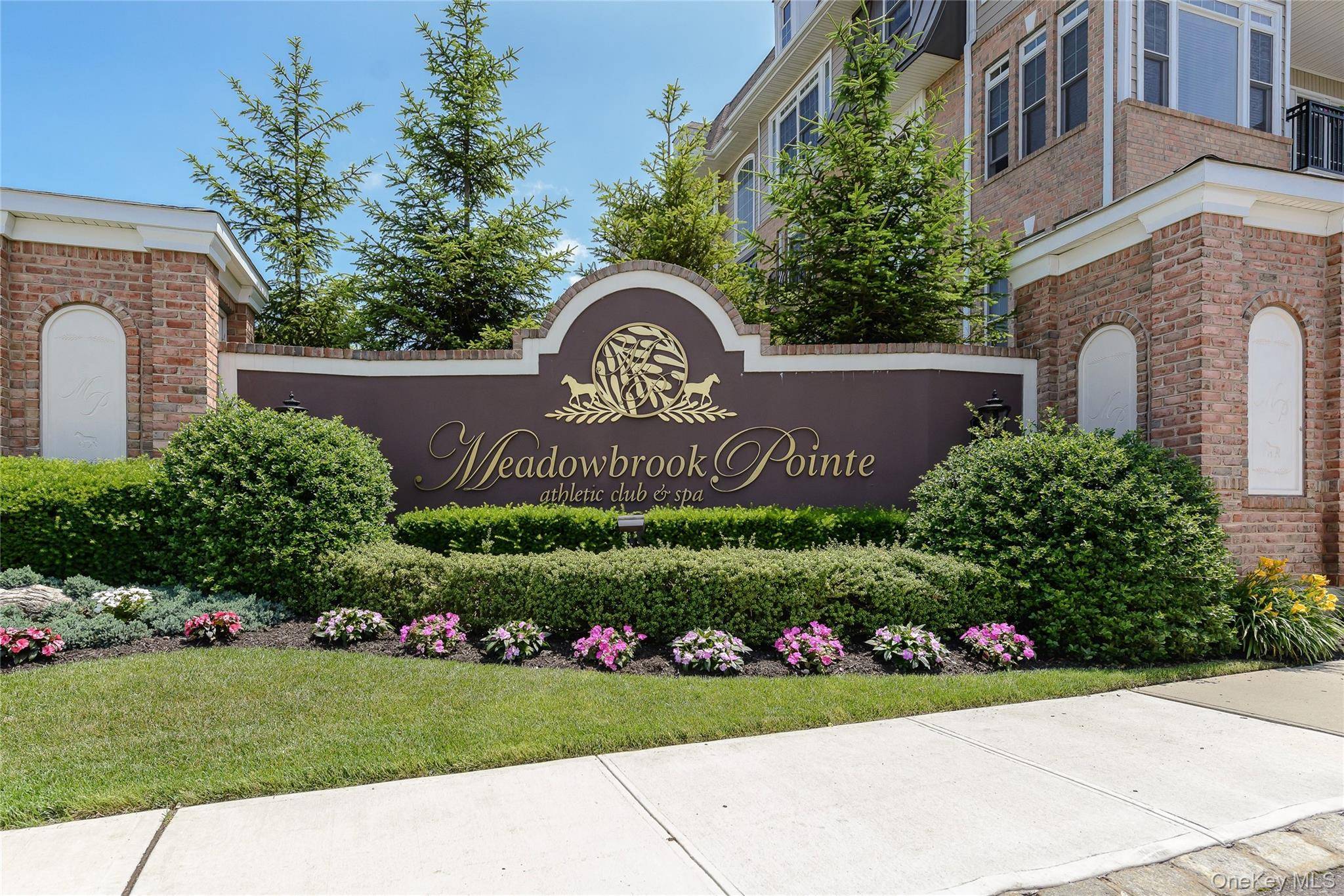 Apartamento com 2 Quartos à Venda em Westbury - Nova Iorque - EUA - 2
