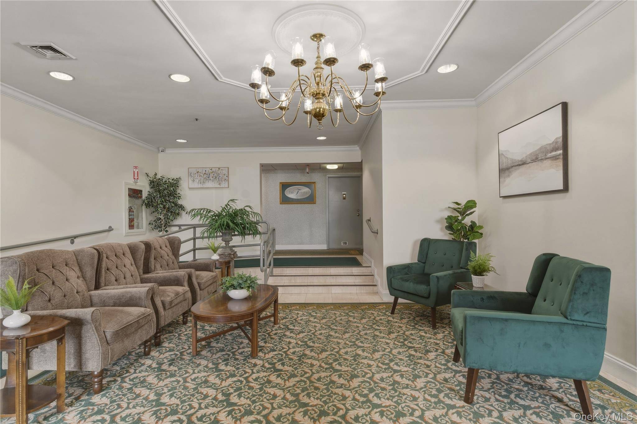 2 Bedroom Home for Sale in Westbury - New York - USA - 4