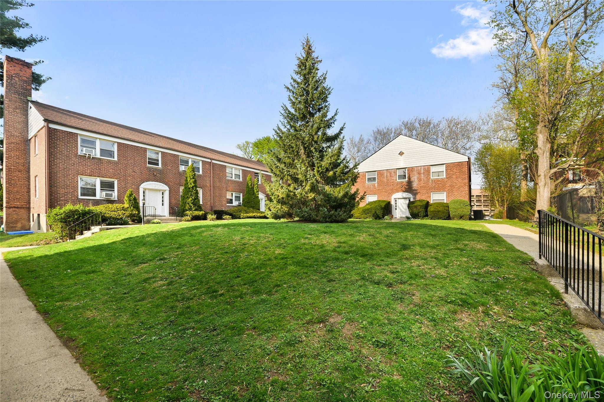 2 Bedroom Home for Sale in White Plains - New York - USA - 2