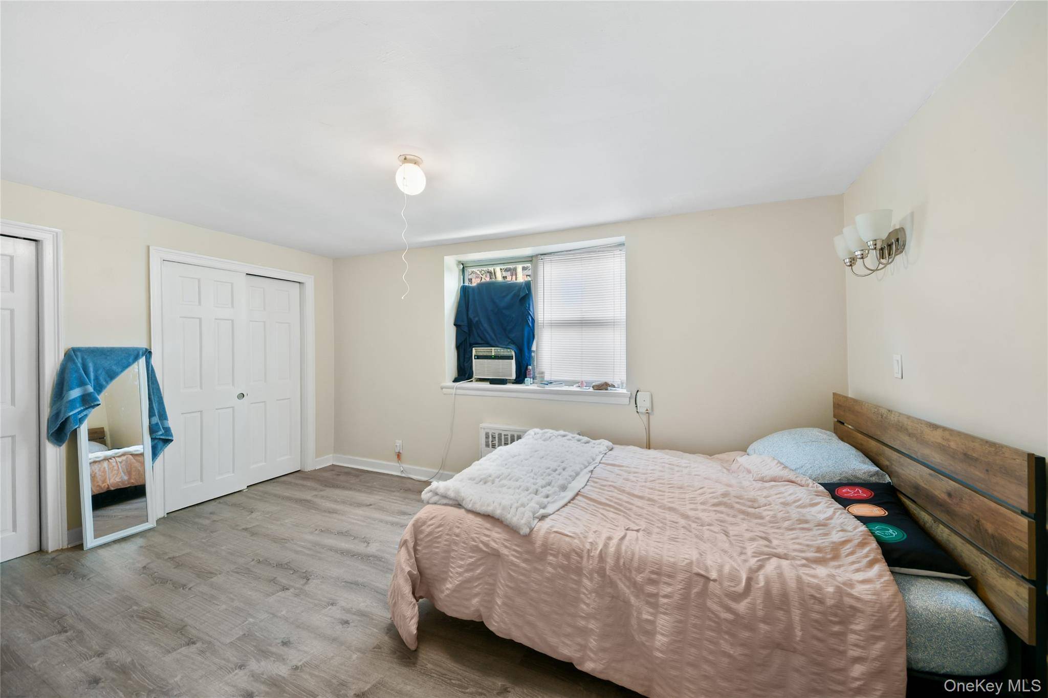 2 Bedroom Home for Sale in White Plains - New York - USA - 8