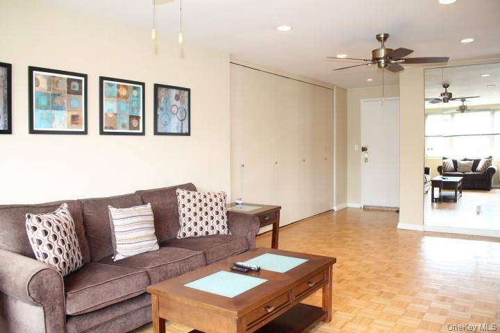 Apartamento com 2 Quartos à Venda em White Plains - Nova Iorque - EUA - 4