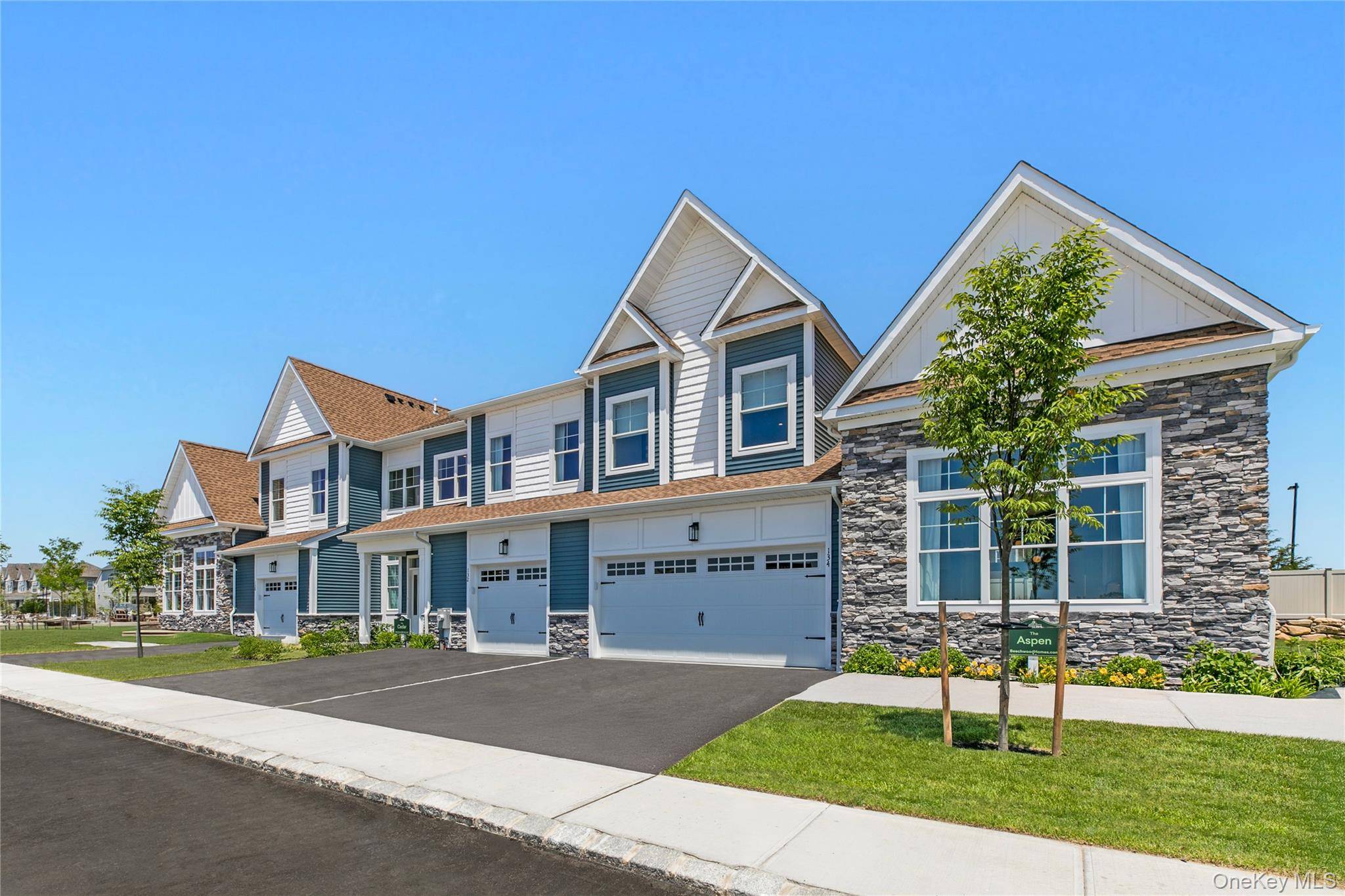 2 Bedroom Home for Sale in Yaphank - New York - USA - 1