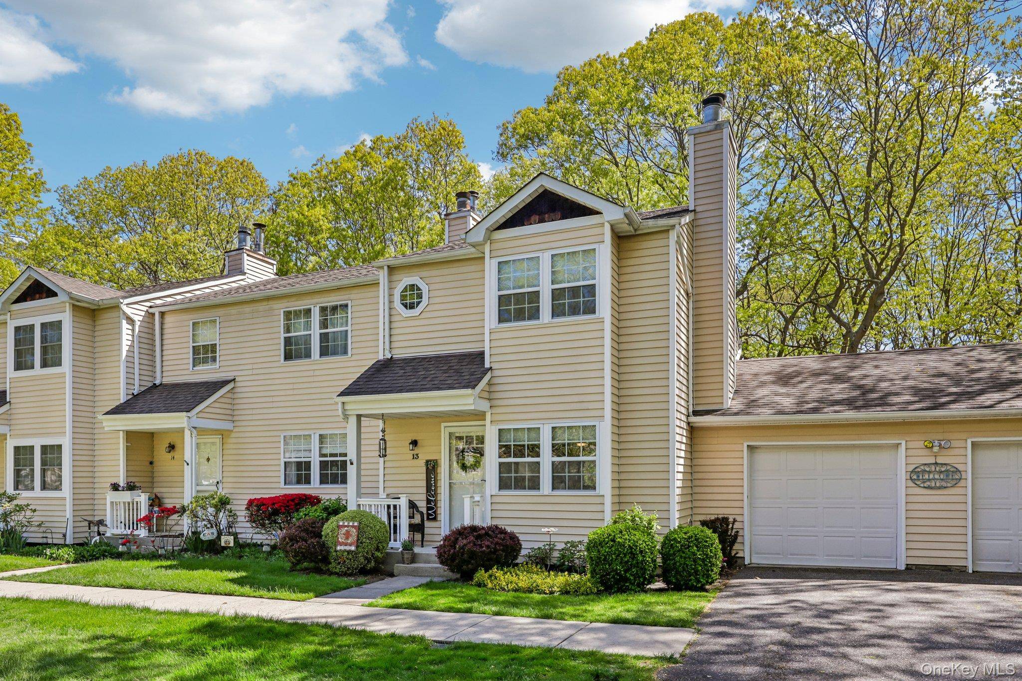 2 Bedroom Home for Sale in Yaphank - New York - USA - 2