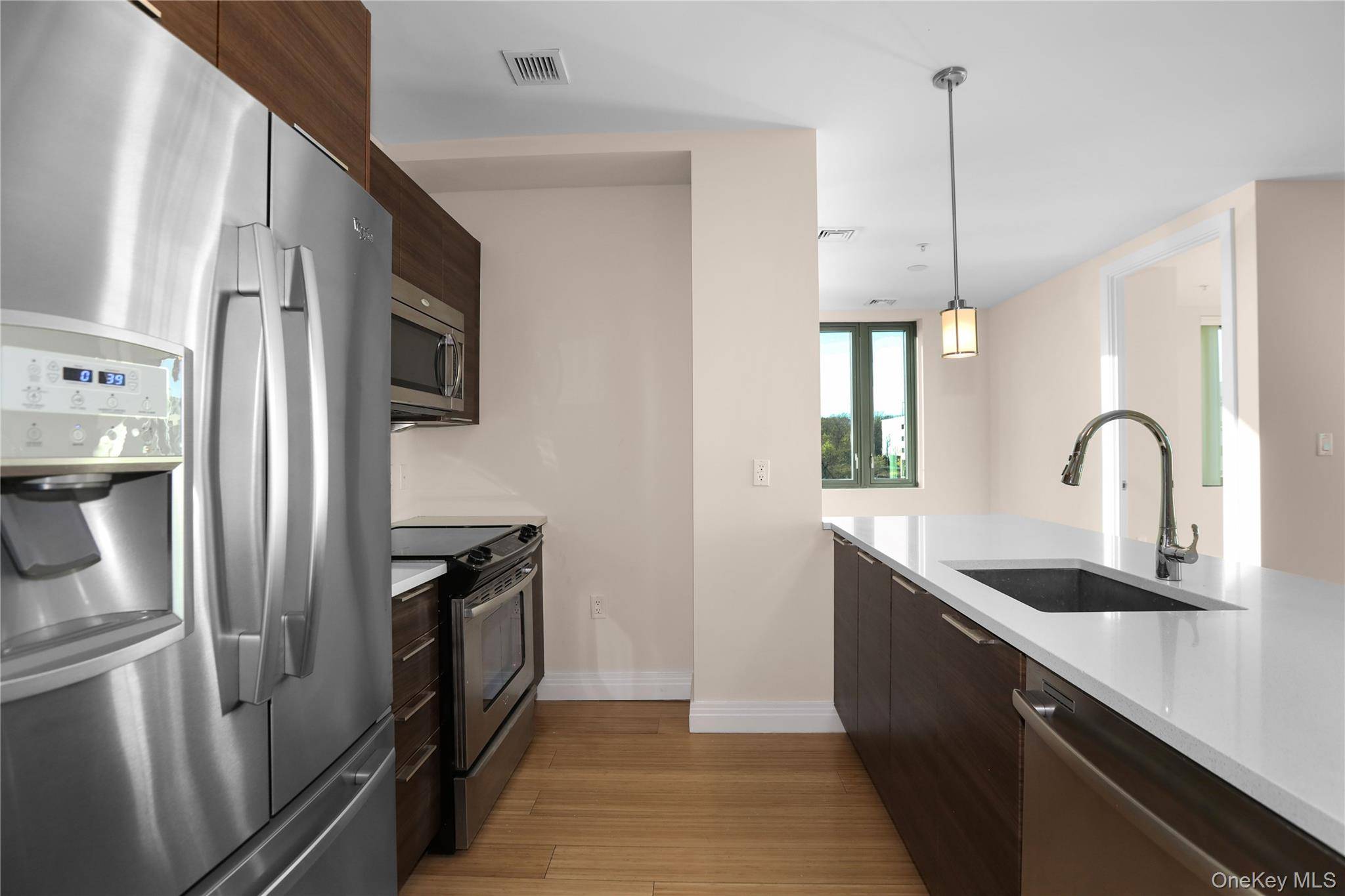 Apartamento com 2 Quartos à Venda em Yonkers - Nova Iorque - EUA - 1