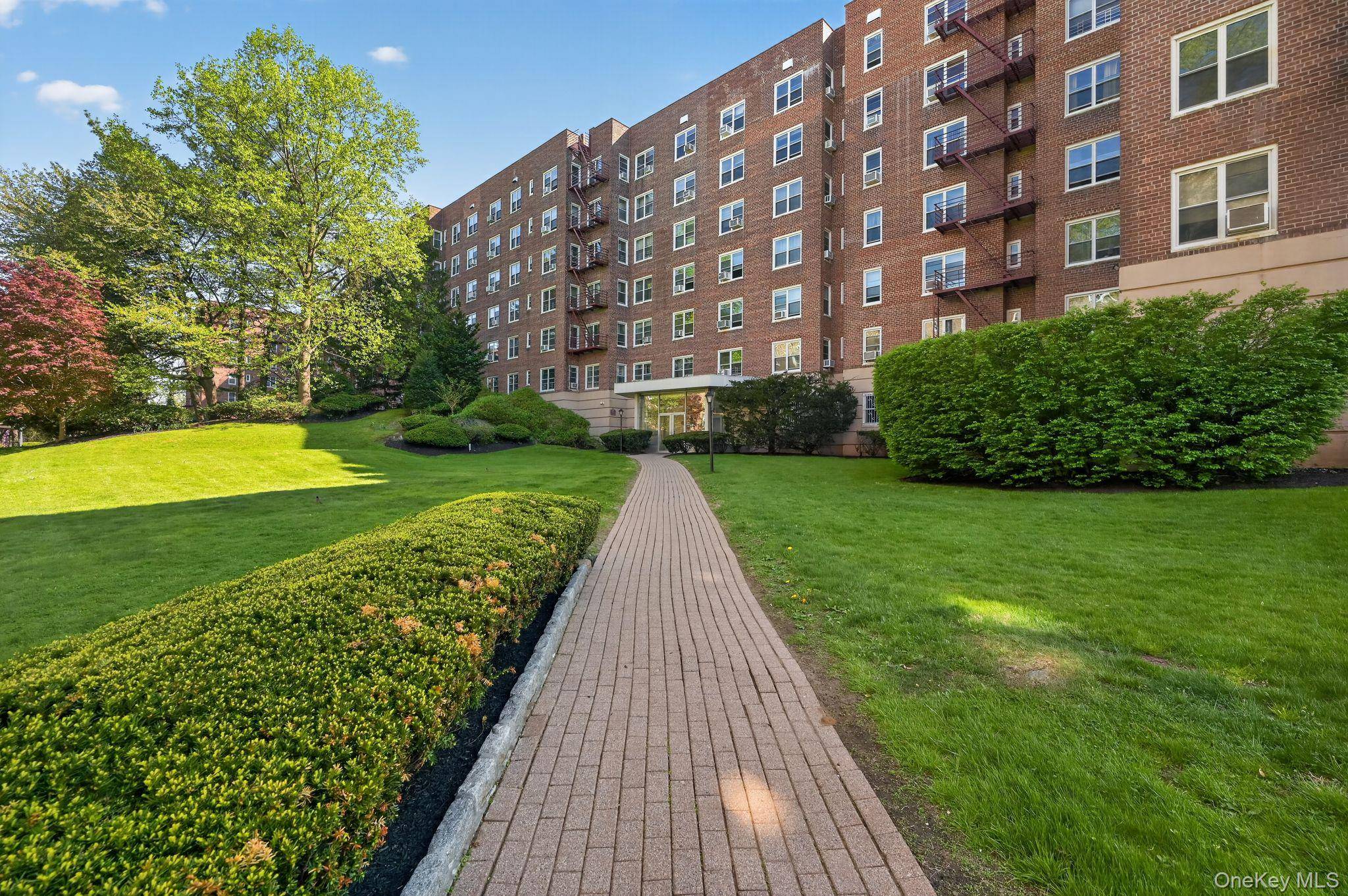 2 Bedroom Home for Sale in Yonkers - New York - USA - 1