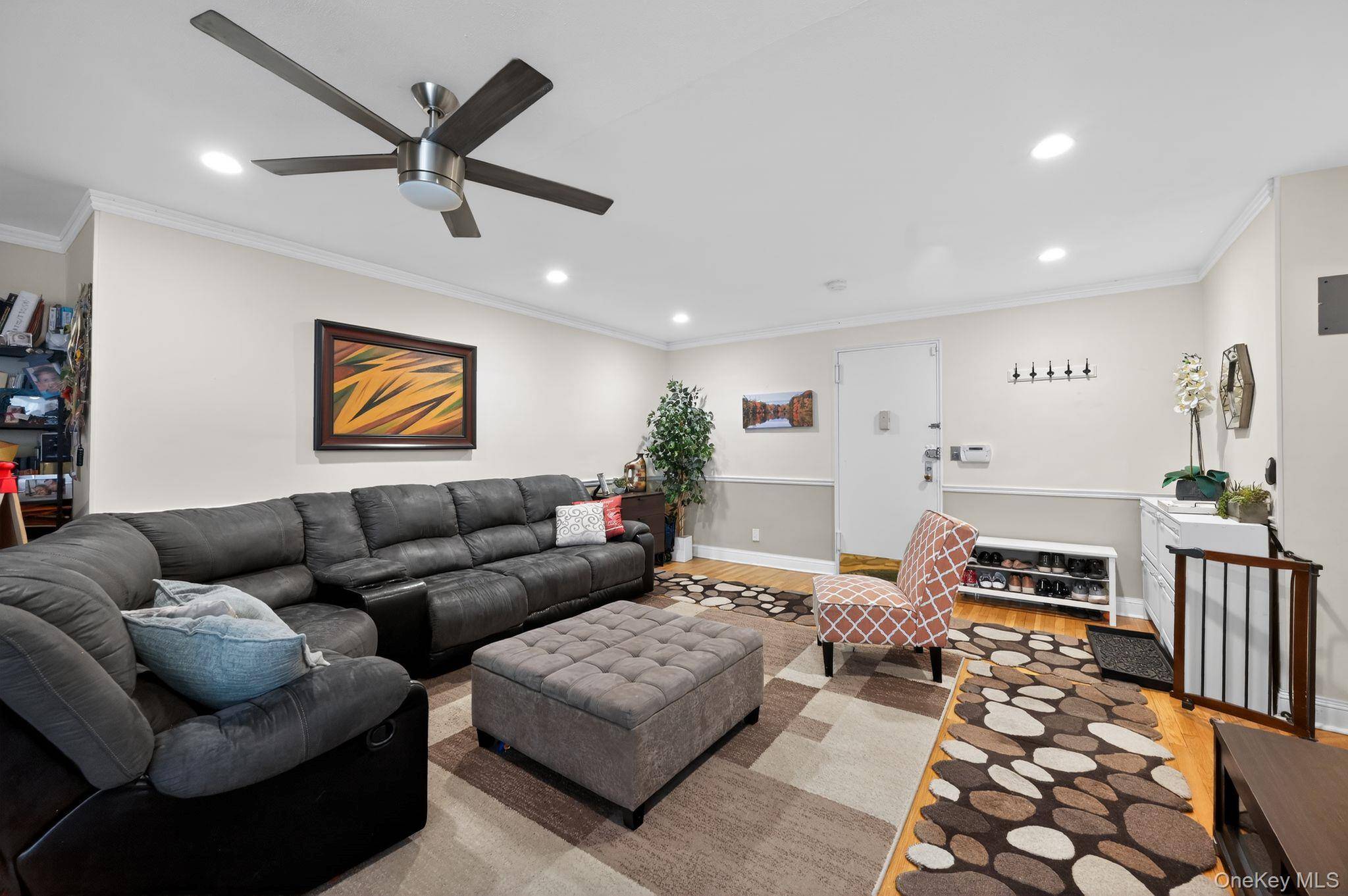 2 Bedroom Home for Sale in Yonkers - New York - USA - 2