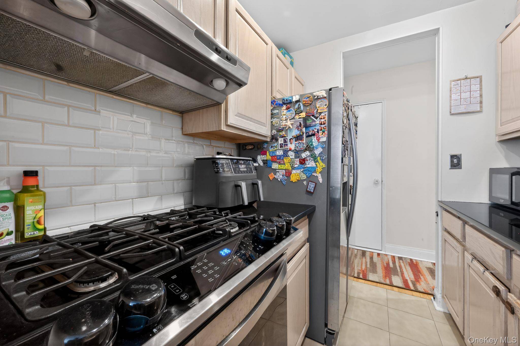 2 Bedroom Home for Sale in Yonkers - New York - USA - 5
