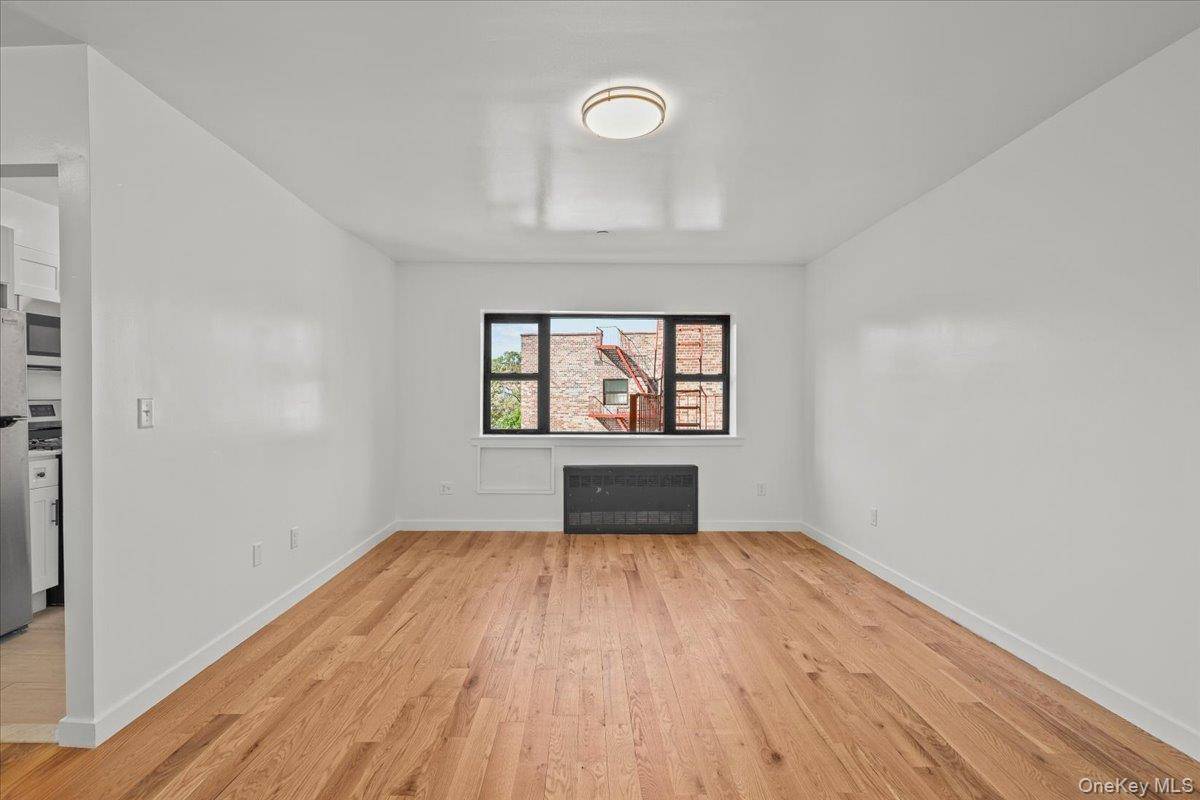 2 Bedroom Home for Sale in Yonkers - New York - USA - 6