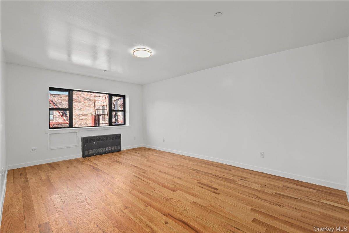 2 Bedroom Home for Sale in Yonkers - New York - USA - 7