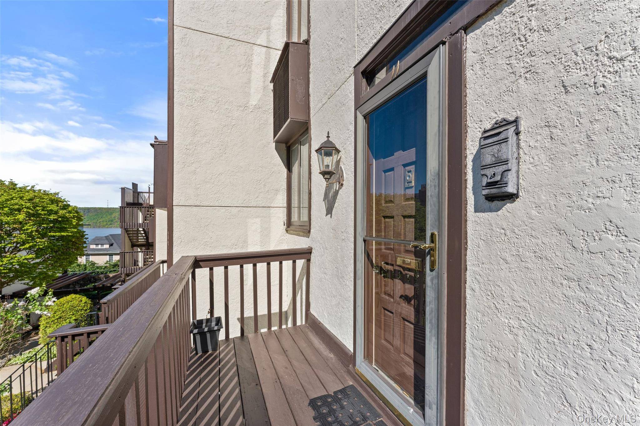 2 Bedroom Home for Sale in Yonkers - New York - USA - 2