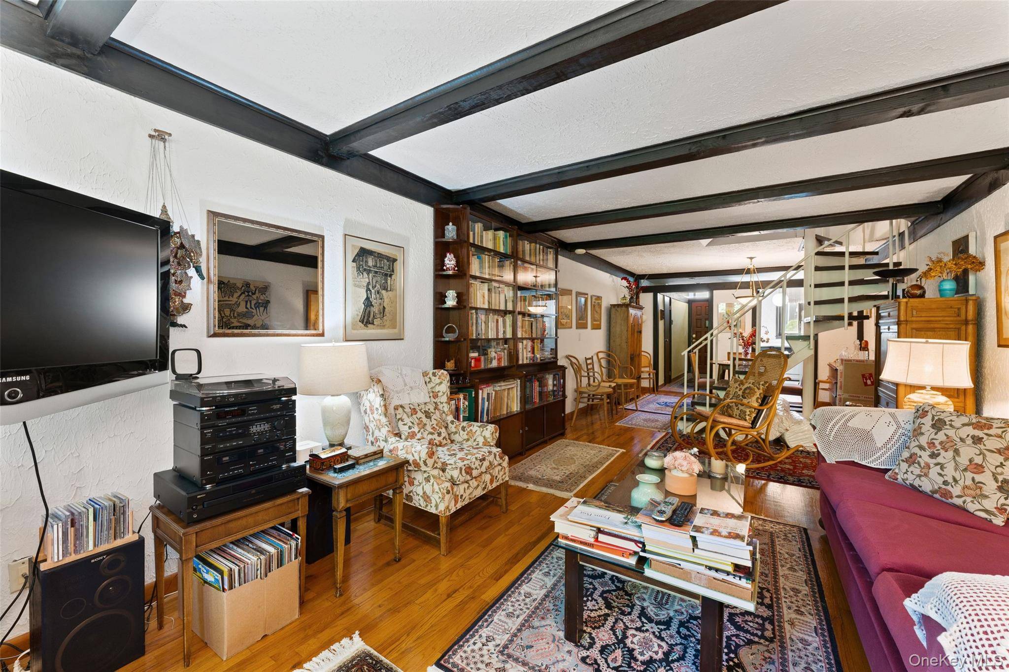 2 Bedroom Home for Sale in Yonkers - New York - USA - 7