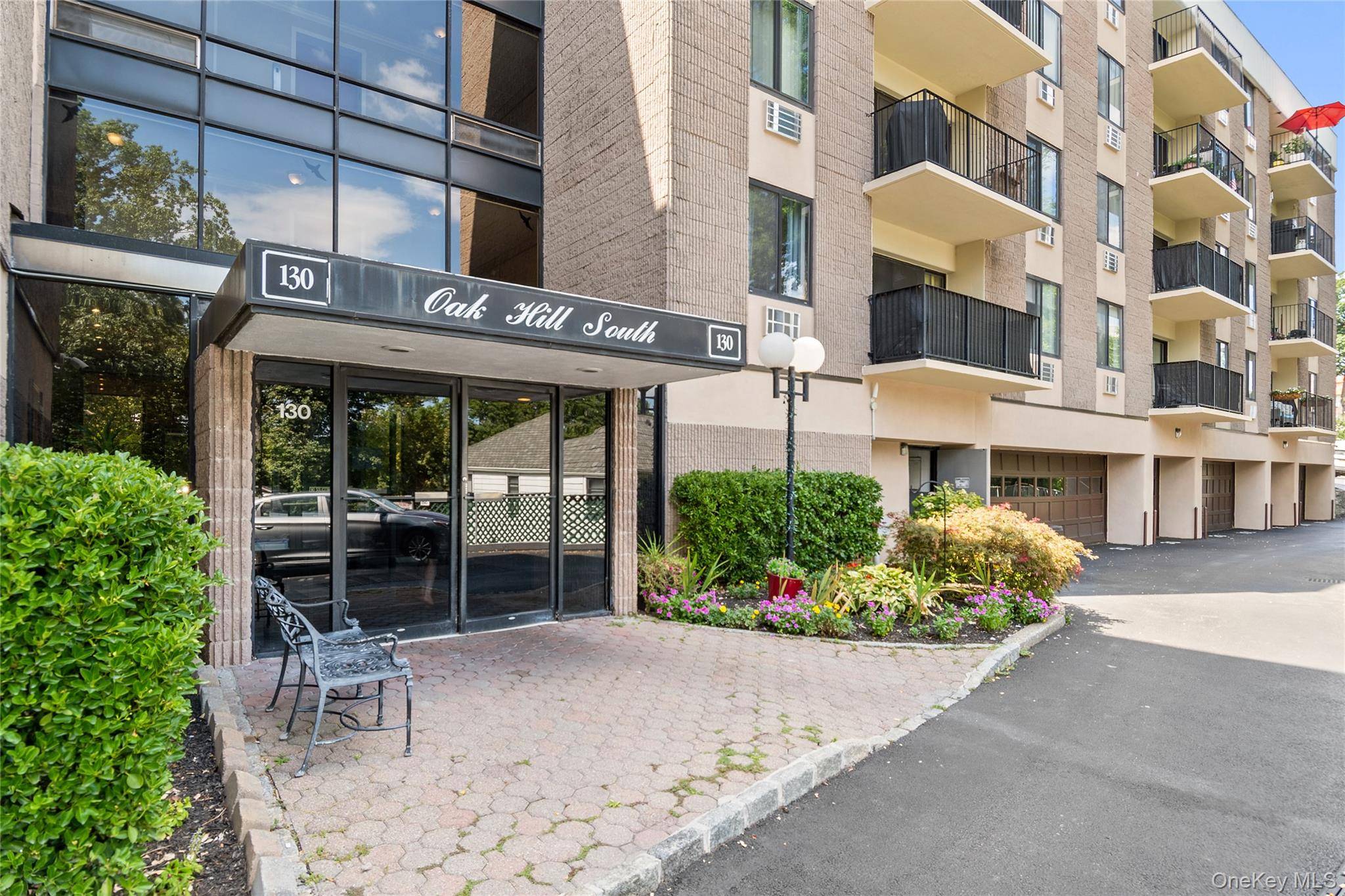 2 Bedroom Home for Sale in Yonkers - New York - USA - 1