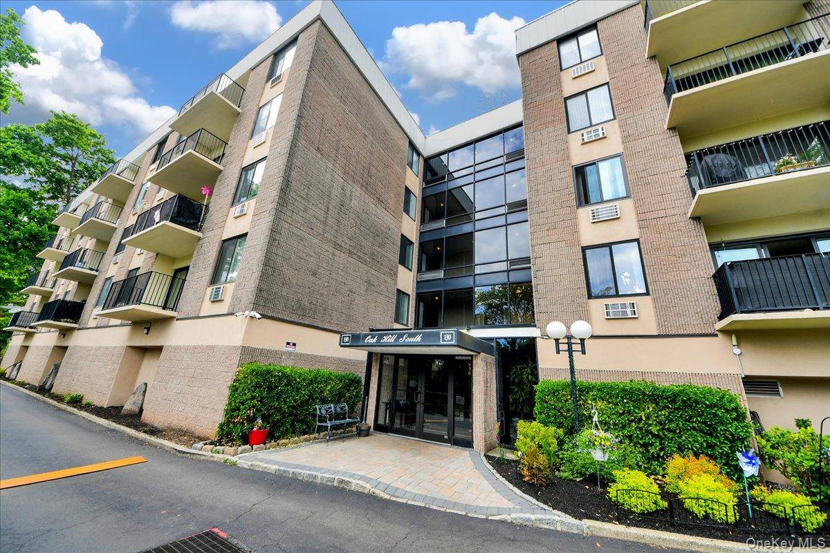 2 Bedroom Home for Sale in Yonkers - New York - USA - 2
