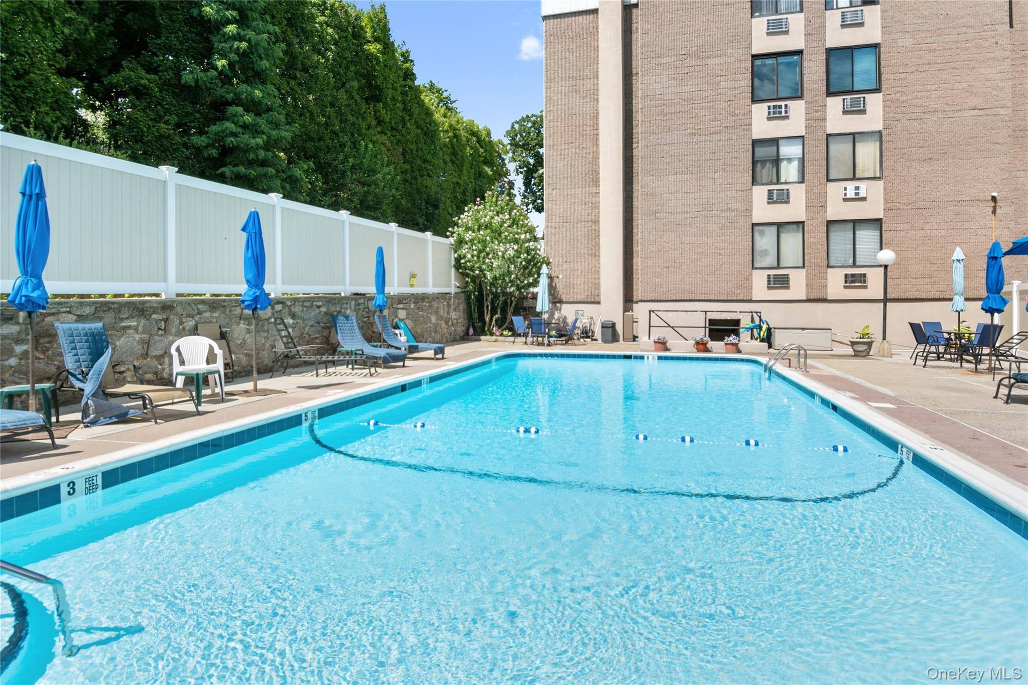 2 Bedroom Home for Sale in Yonkers - New York - USA - 4