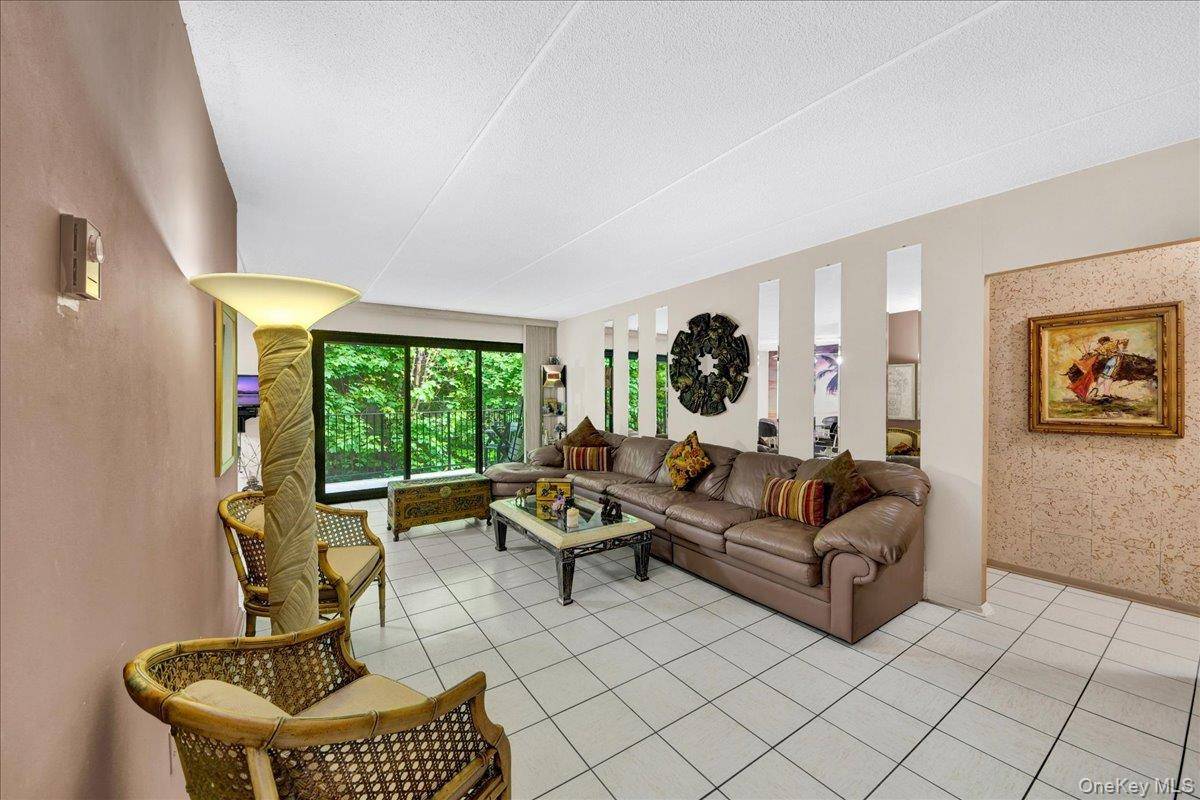 2 Bedroom Home for Sale in Yonkers - New York - USA - 5