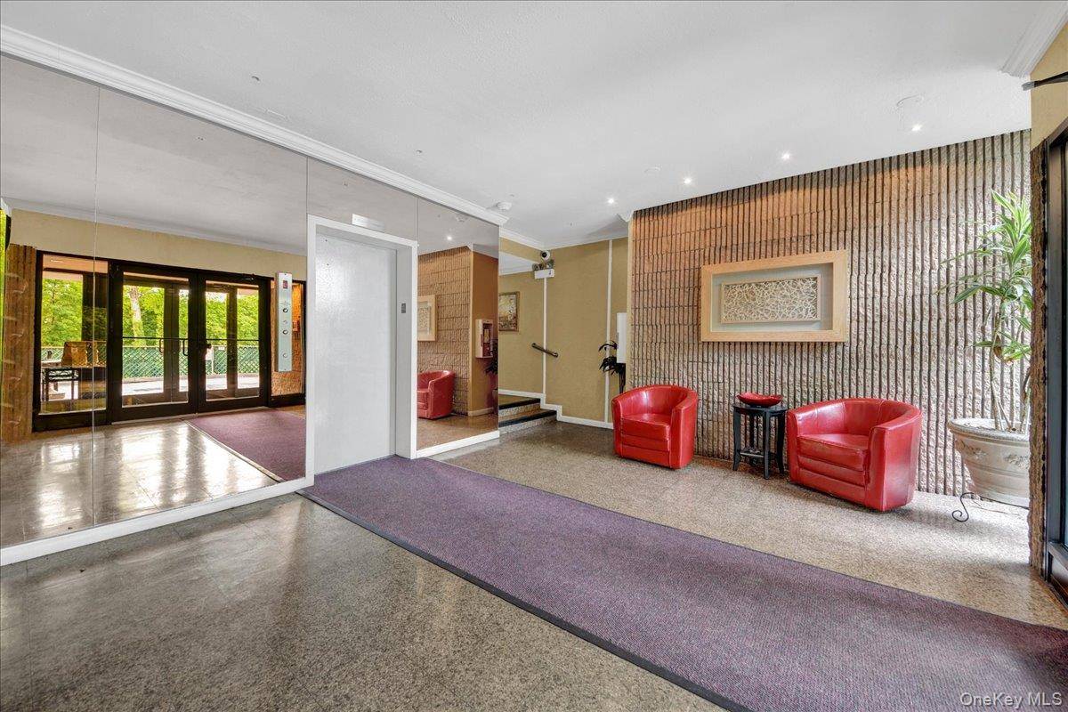 2 Bedroom Home for Sale in Yonkers - New York - USA - 7