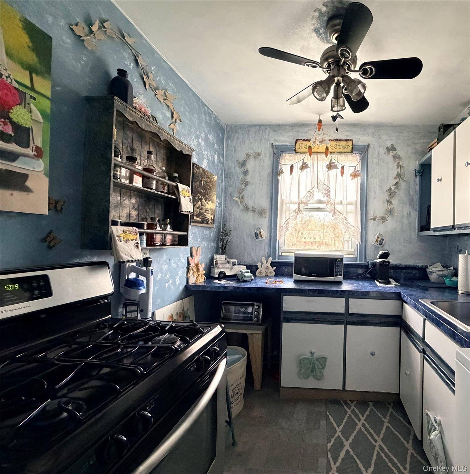 2 Bedroom Home for Sale in Yonkers - New York - USA - 3