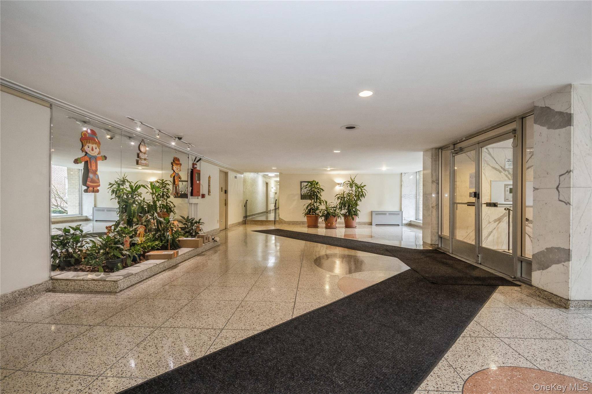 2 Bedroom Home for Sale in Yonkers - New York - USA - 2