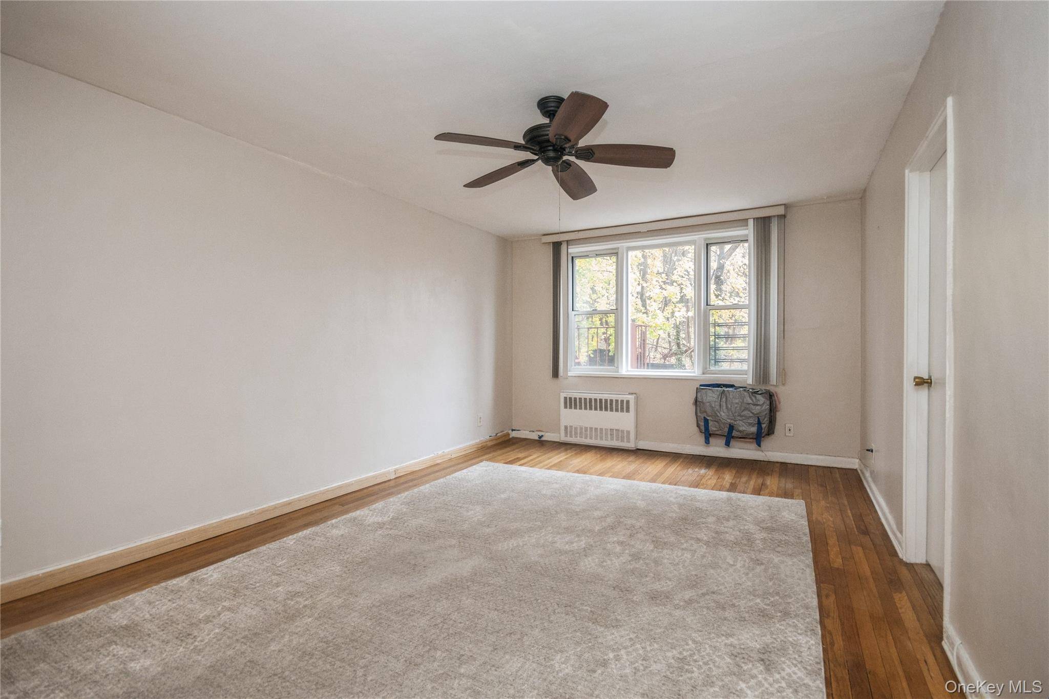 2 Bedroom Home for Sale in Yonkers - New York - USA - 6