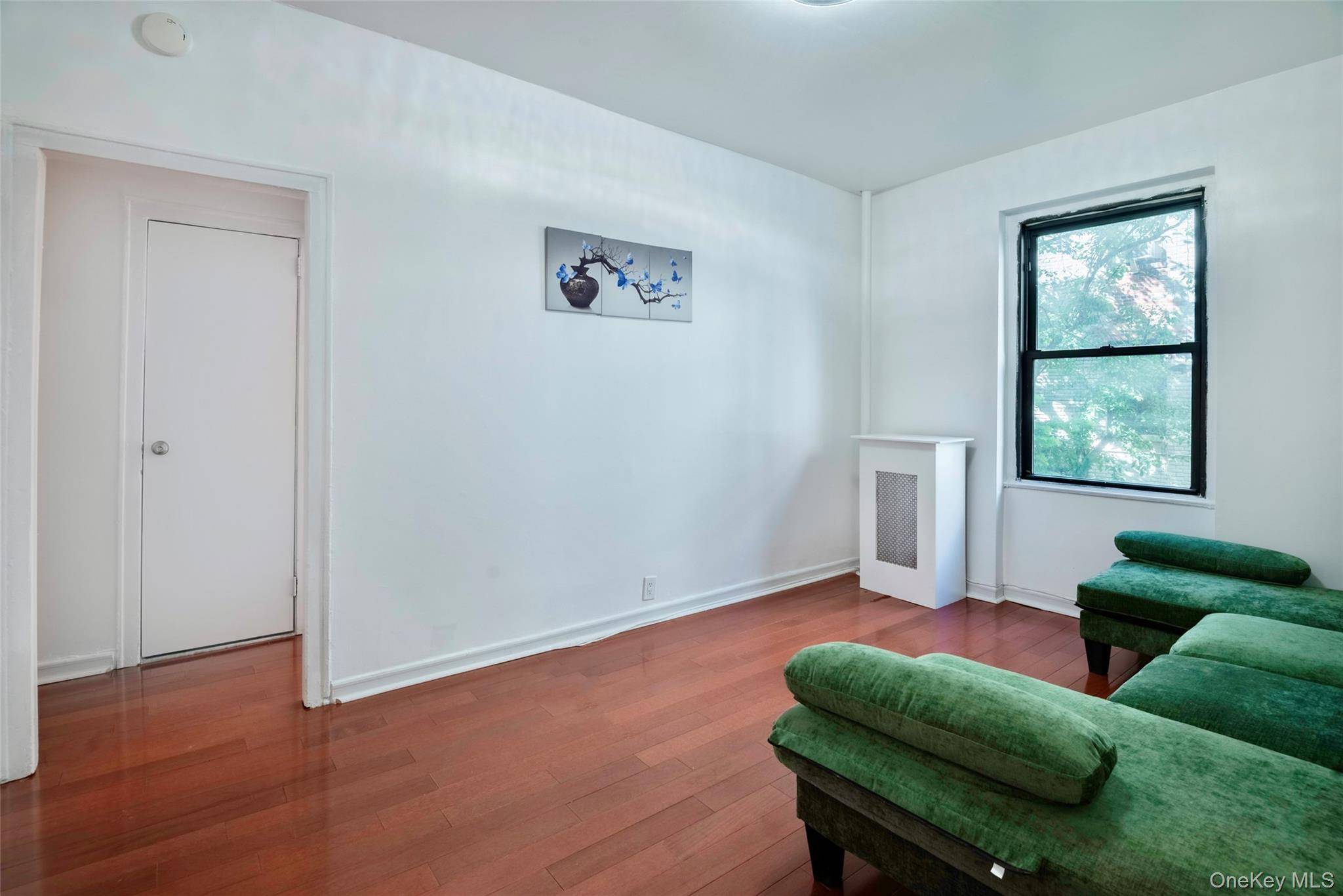 3 Bedroom Home for Sale in Astoria - New York - USA - 3