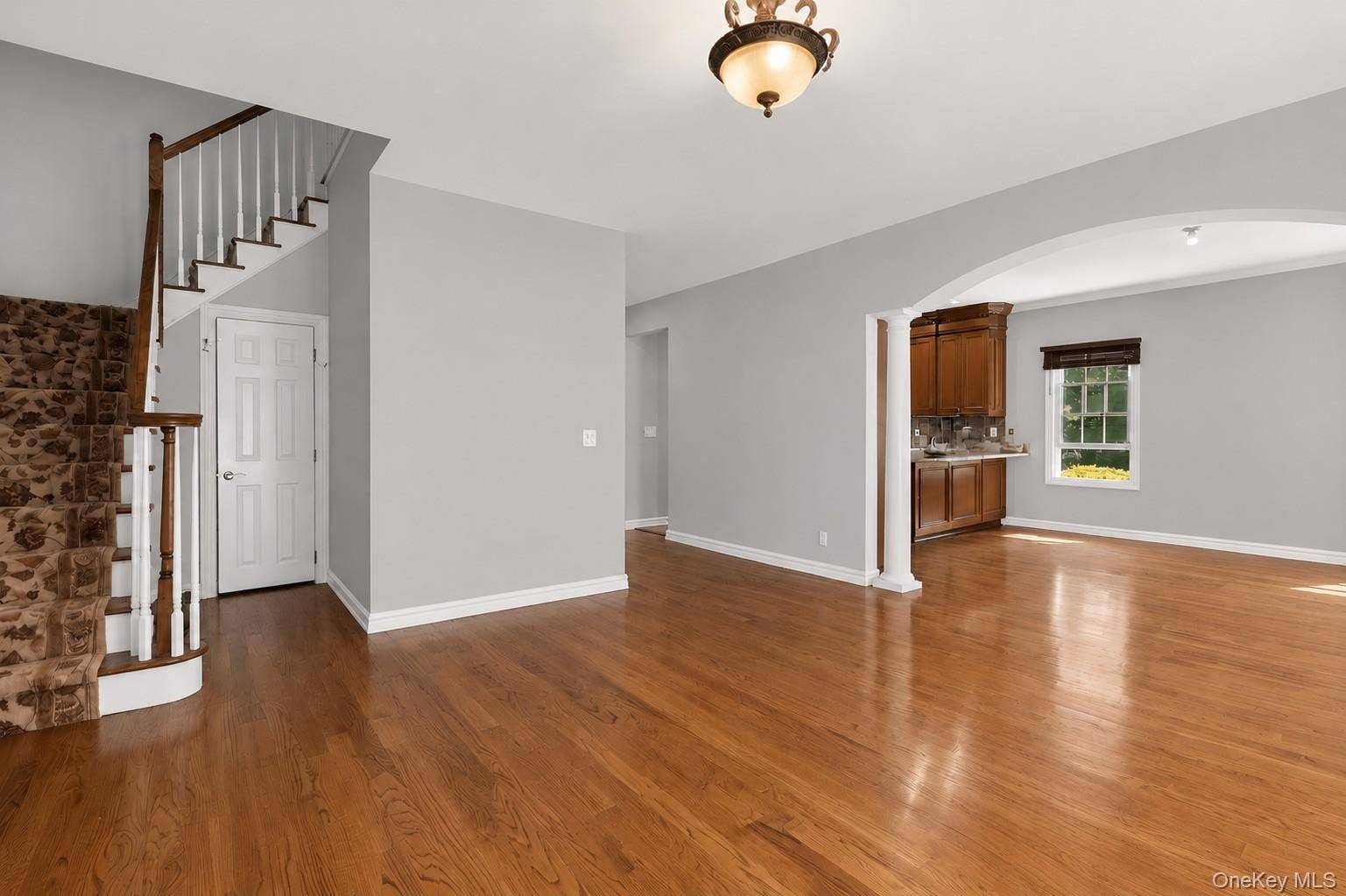 Apartamento de 3 Dormitorios en Venta en Bay Shore - Nueva York - EE. UU. - 4