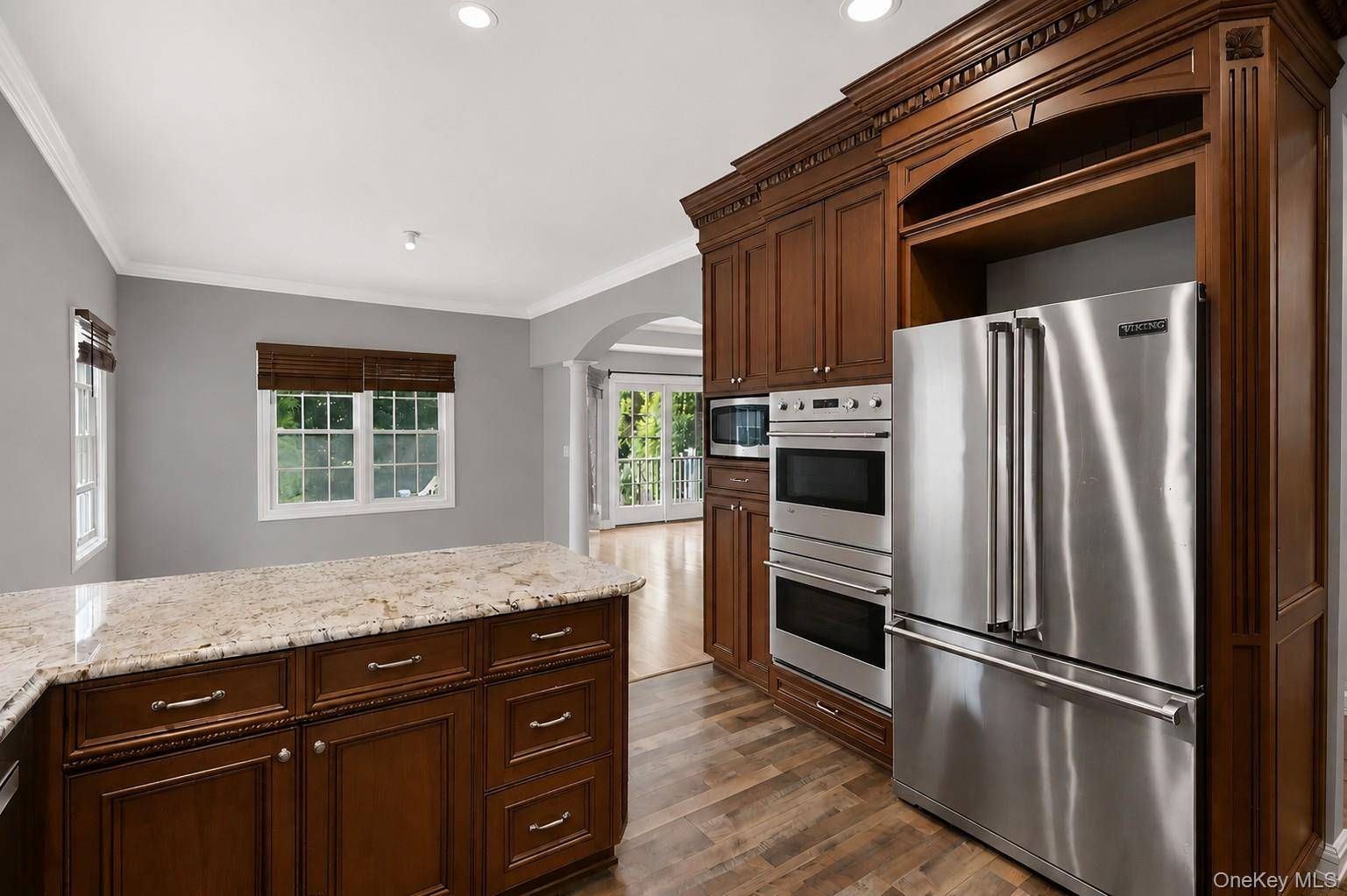 Apartamento de 3 Dormitorios en Venta en Bay Shore - Nueva York - EE. UU. - 8