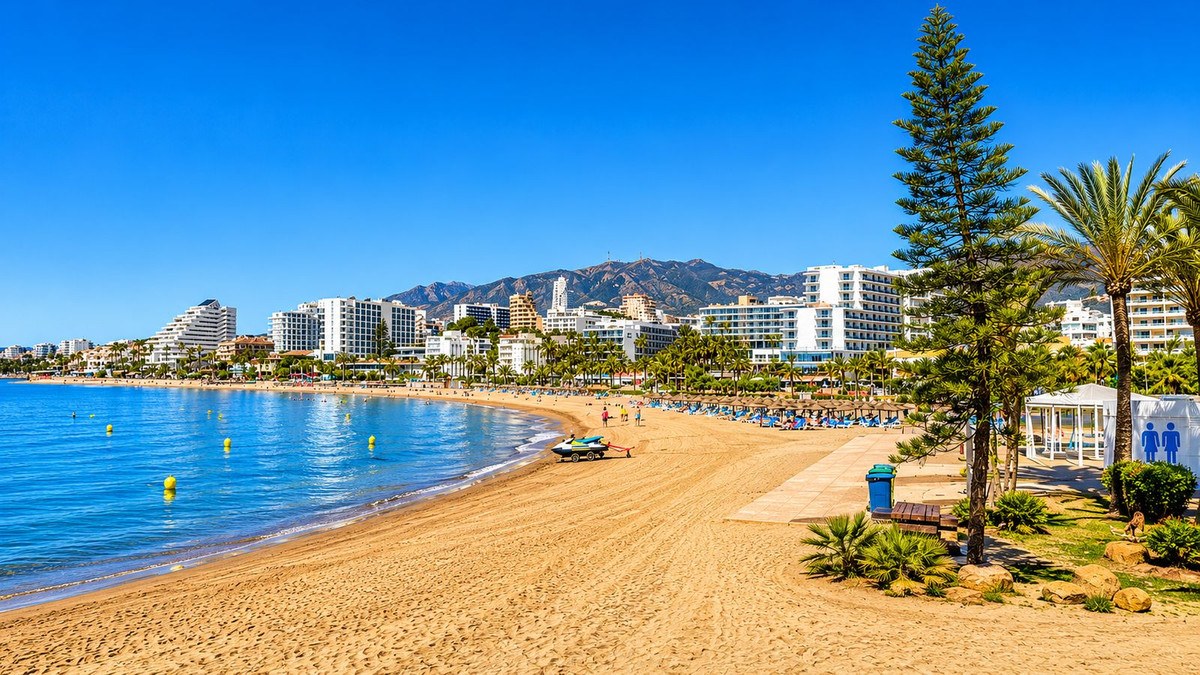 3-Bedroom Apartment for Sale in Benalmádena, Costa del Sol - 1