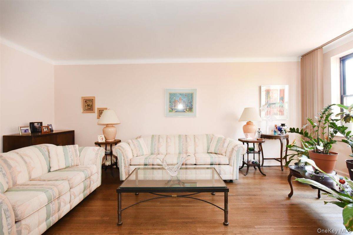 Apartamento com 3 Quartos à Venda em Briarwood - Nova Iorque - EUA - 1