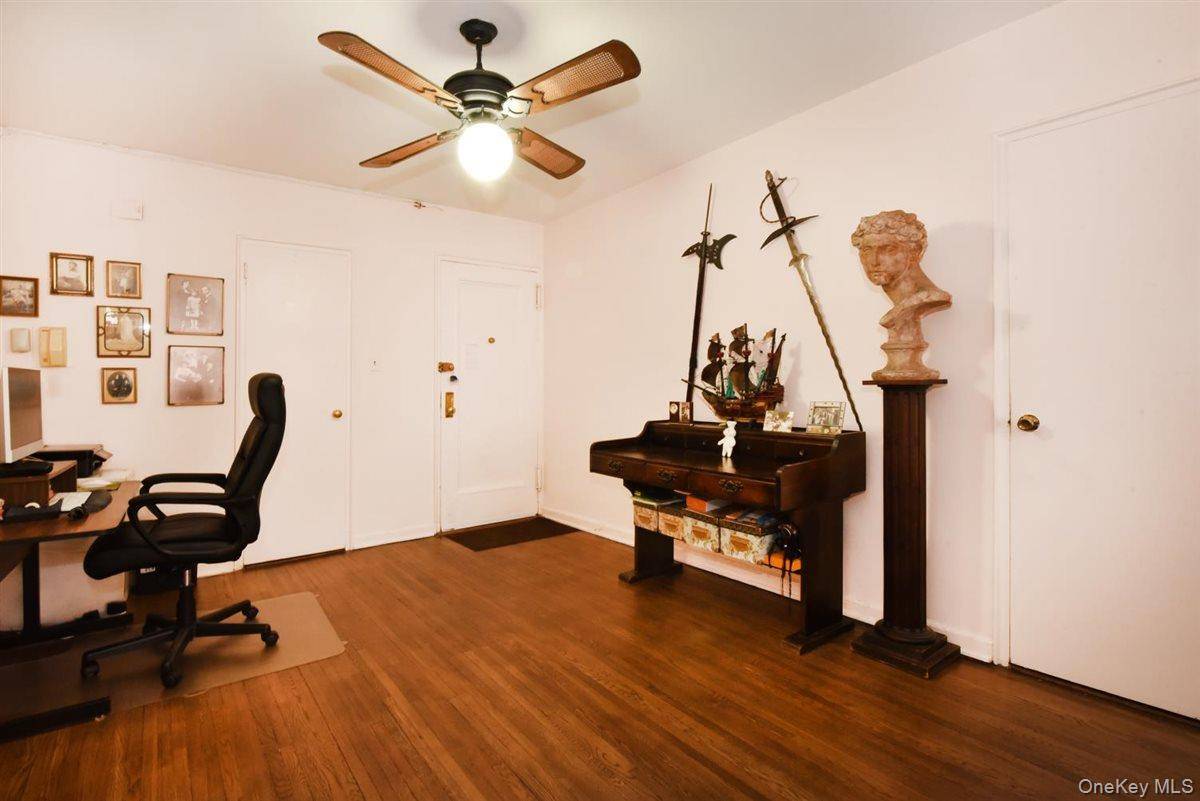 Apartamento com 3 Quartos à Venda em Briarwood - Nova Iorque - EUA - 2