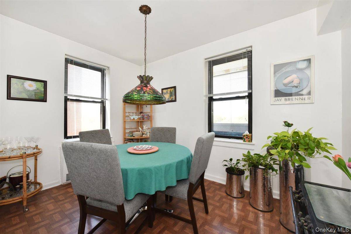 Apartamento com 3 Quartos à Venda em Briarwood - Nova Iorque - EUA - 8