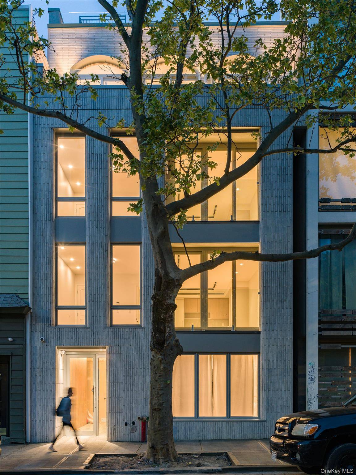 3 Bedroom Home for Sale in Brooklyn - New York - USA - 3