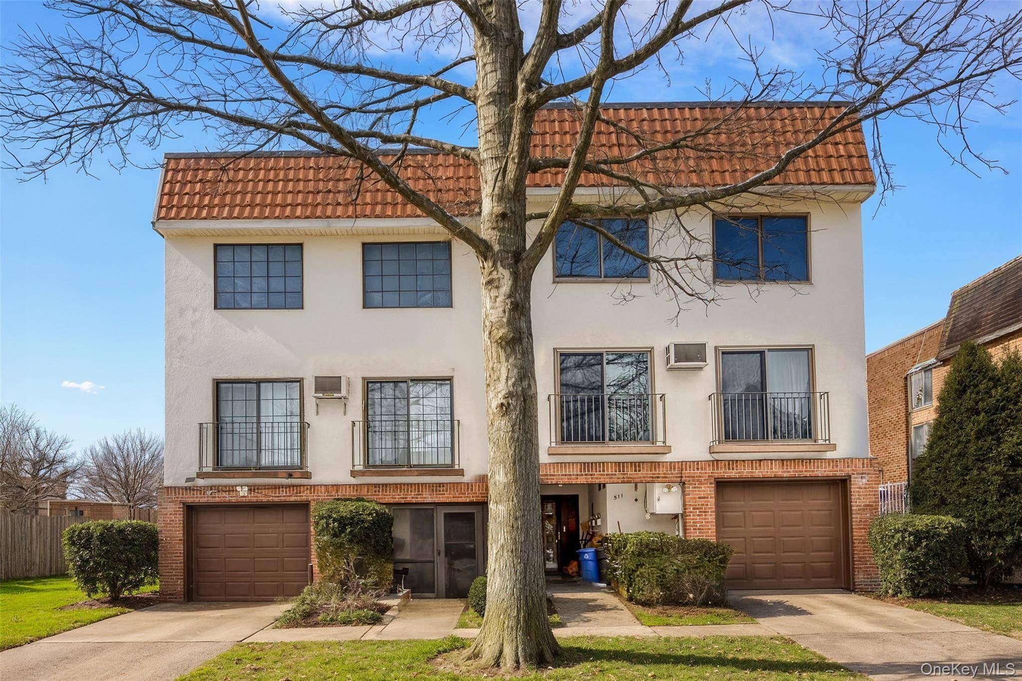 Apartamento com 3 Quartos à Venda em College Point - Nova Iorque - EUA - 1