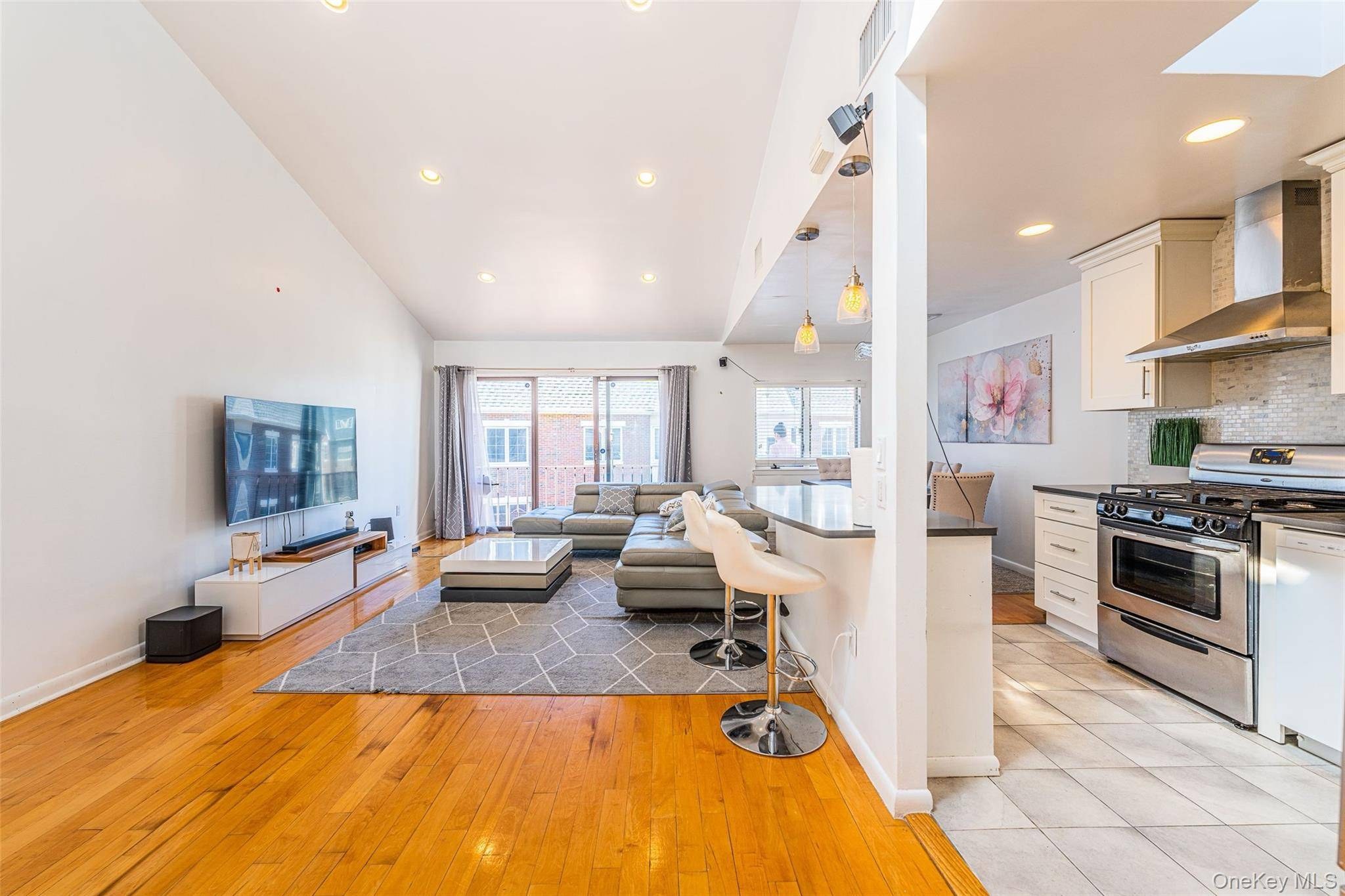 Apartamento com 3 Quartos à Venda em College Point - Nova Iorque - EUA - 4