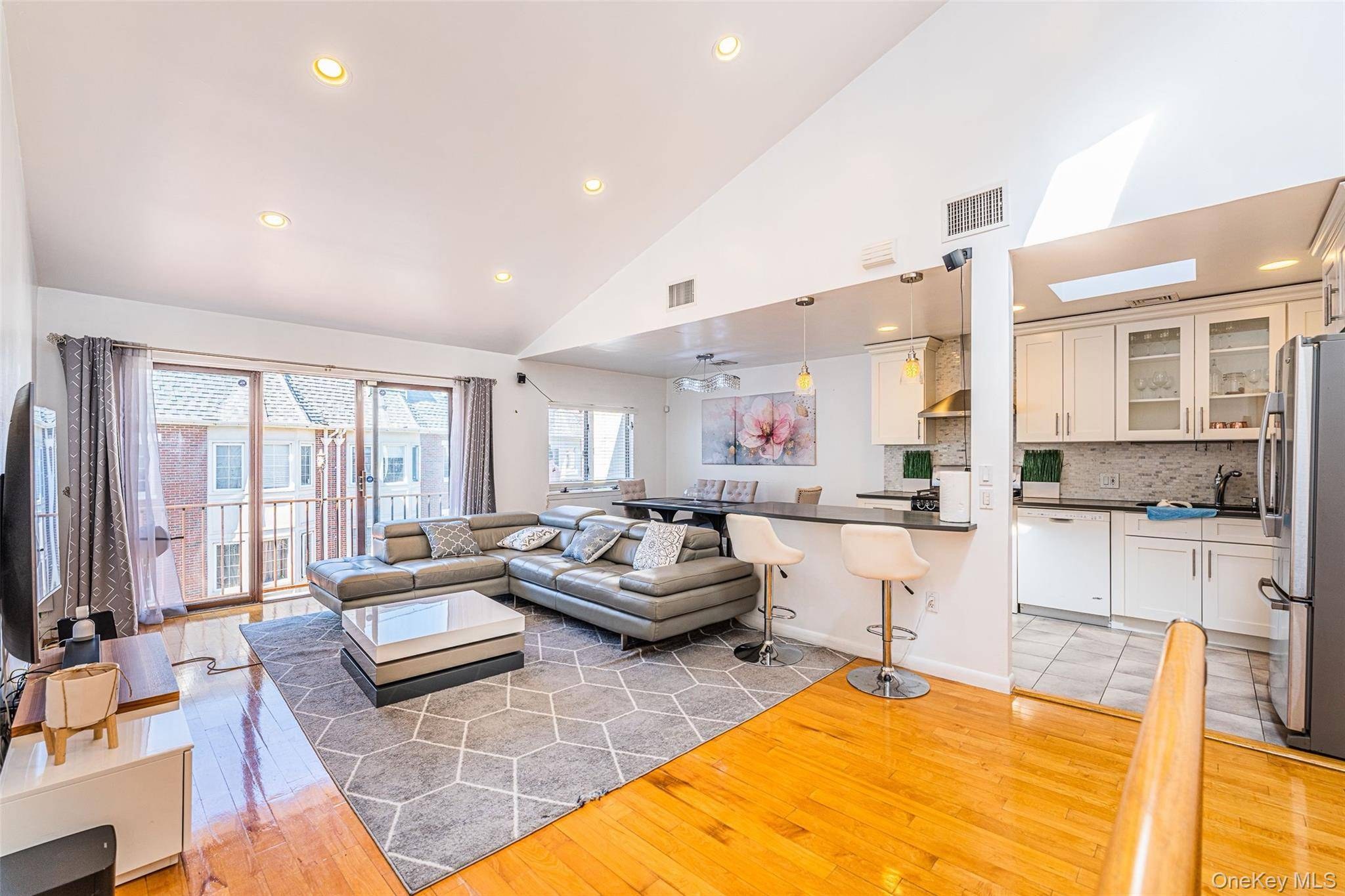 Apartamento com 3 Quartos à Venda em College Point - Nova Iorque - EUA - 7