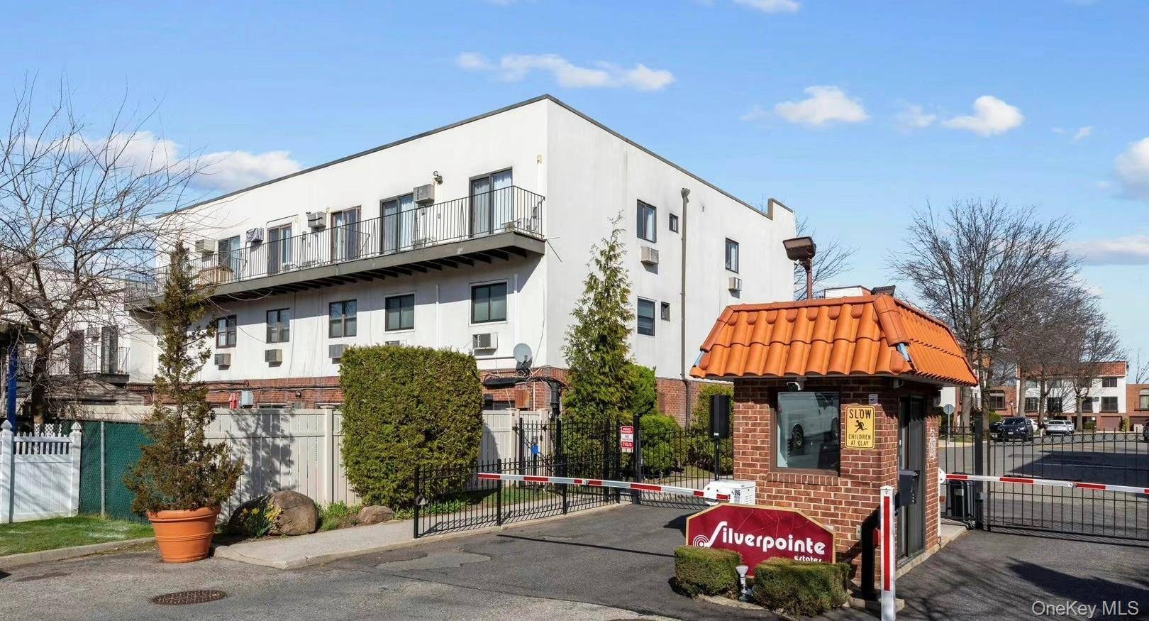 Apartamento com 3 Quartos à Venda em College Point - Nova Iorque - EUA - 2