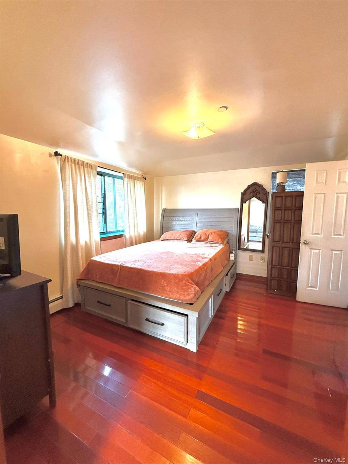 Apartamento com 3 Quartos à Venda em College Point - Nova Iorque - EUA - 2