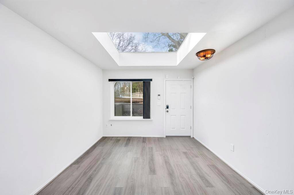 Apartamento com 3 Quartos à Venda em Coram - Nova Iorque - EUA - 4