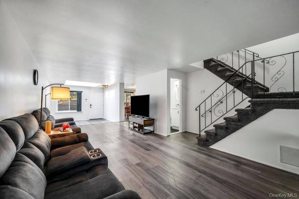 Apartamento com 3 Quartos à Venda em Coram - Nova Iorque - EUA - 5