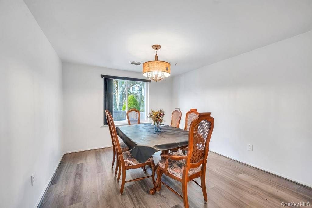 Apartamento com 3 Quartos à Venda em Coram - Nova Iorque - EUA - 6