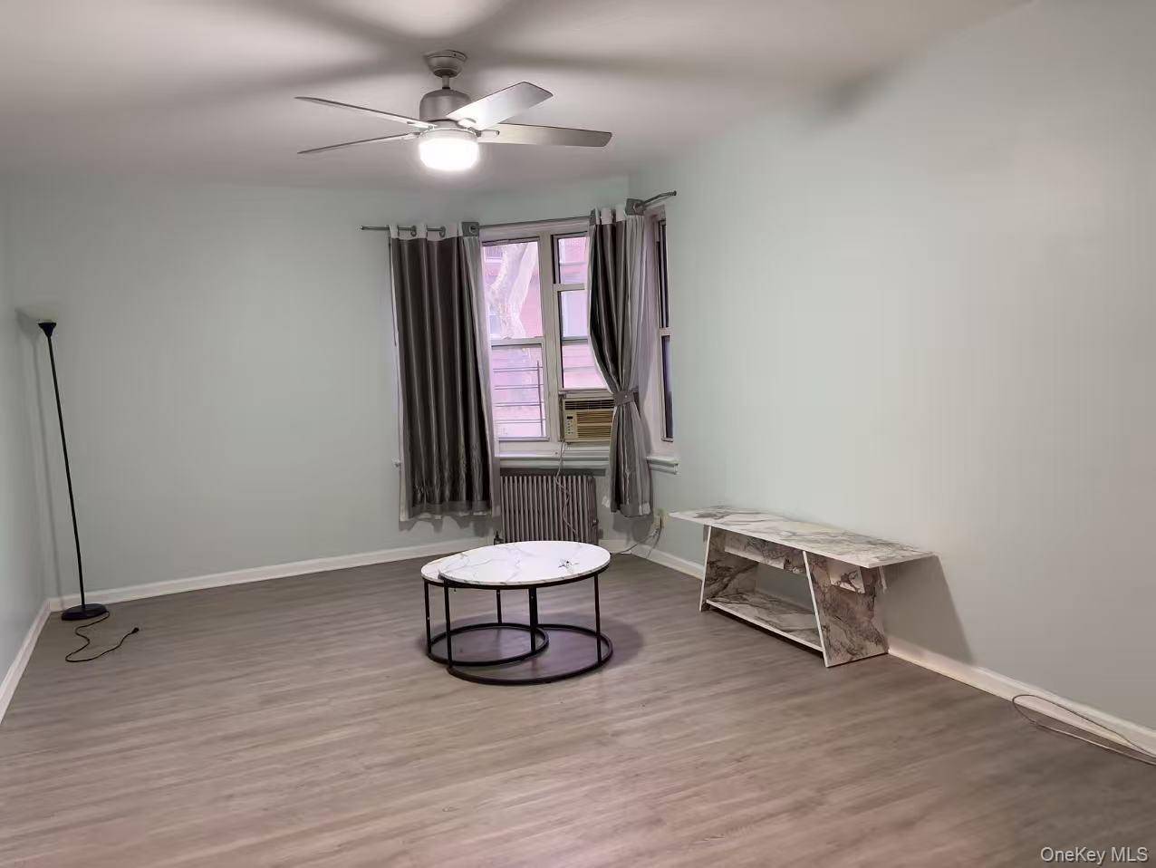 Apartamento com 3 Quartos à Venda em Flushing - Nova Iorque - EUA - 1