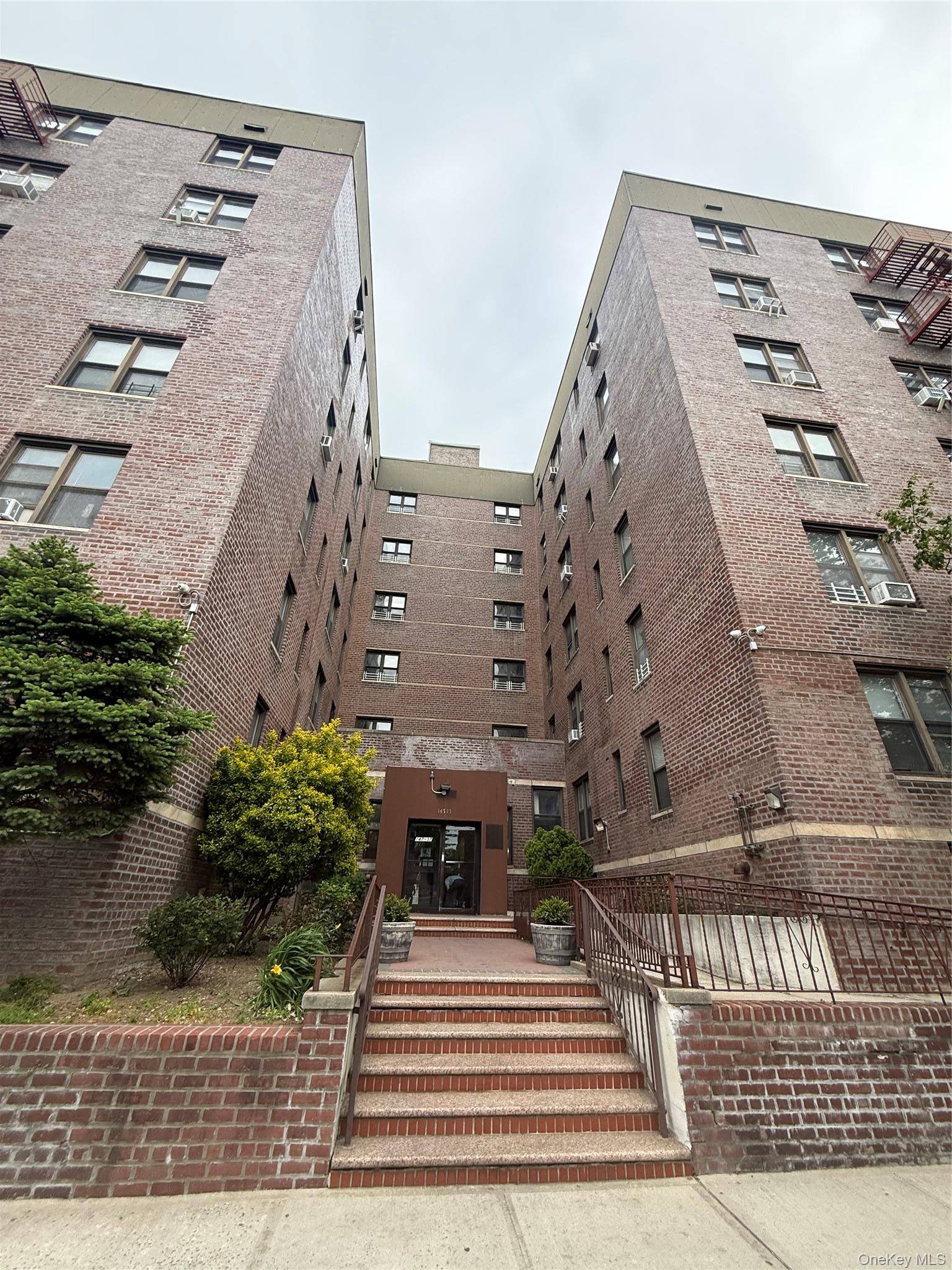 Apartamento com 3 Quartos à Venda em Flushing - Nova Iorque - EUA - 1