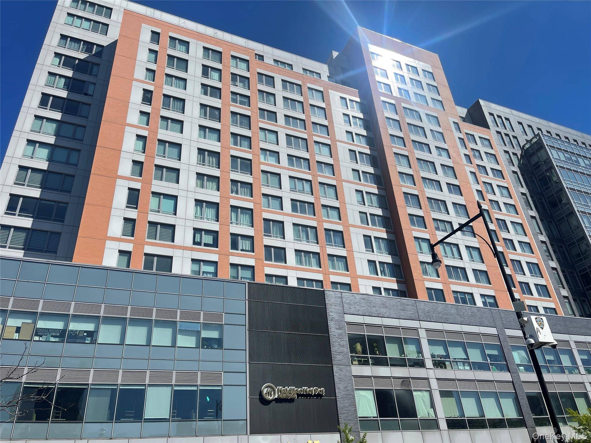 Apartamento com 3 Quartos à Venda em Flushing - Nova Iorque - EUA - 1