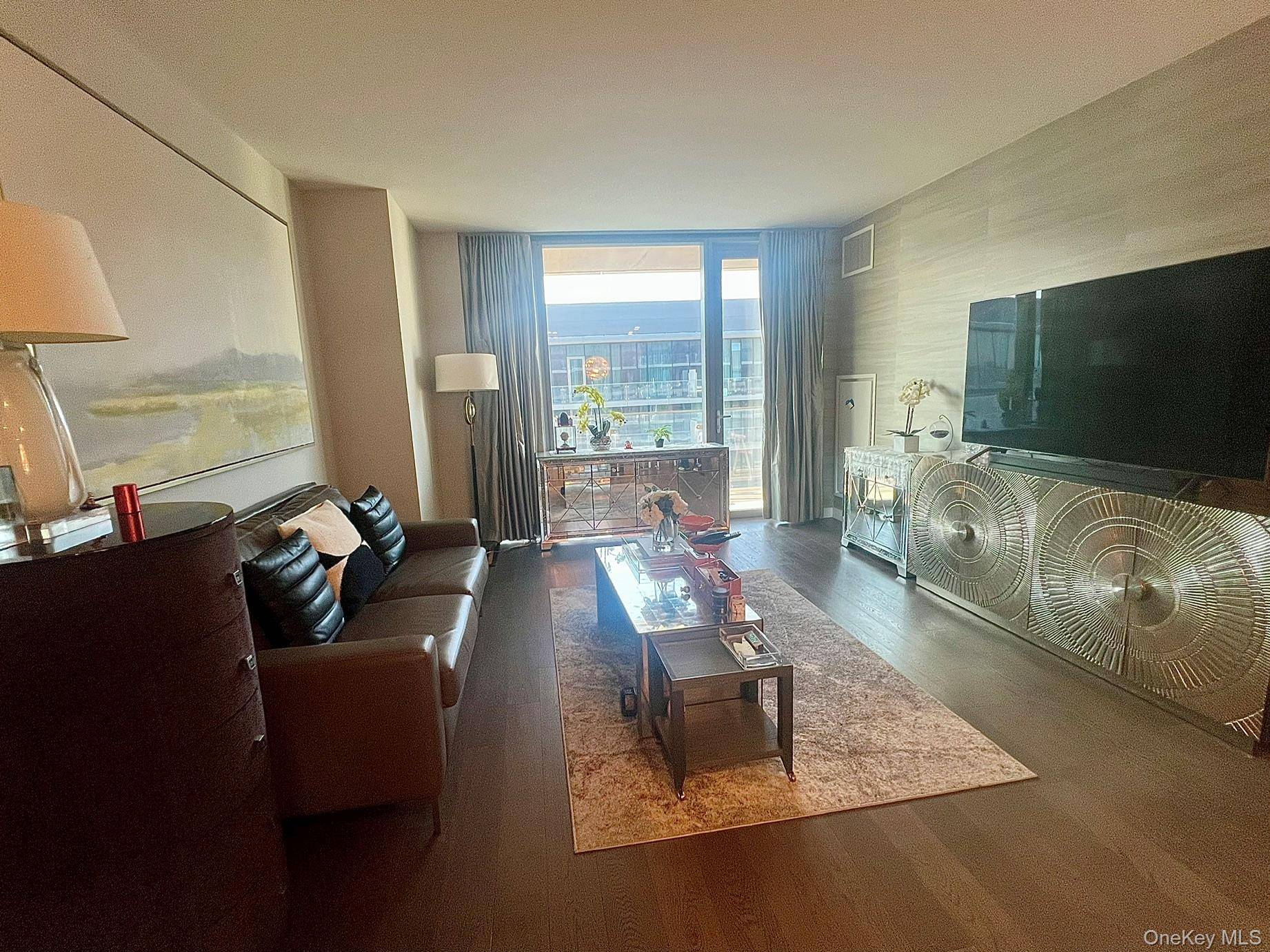 3 Bedroom Home for Sale in Flushing - New York - USA - 2