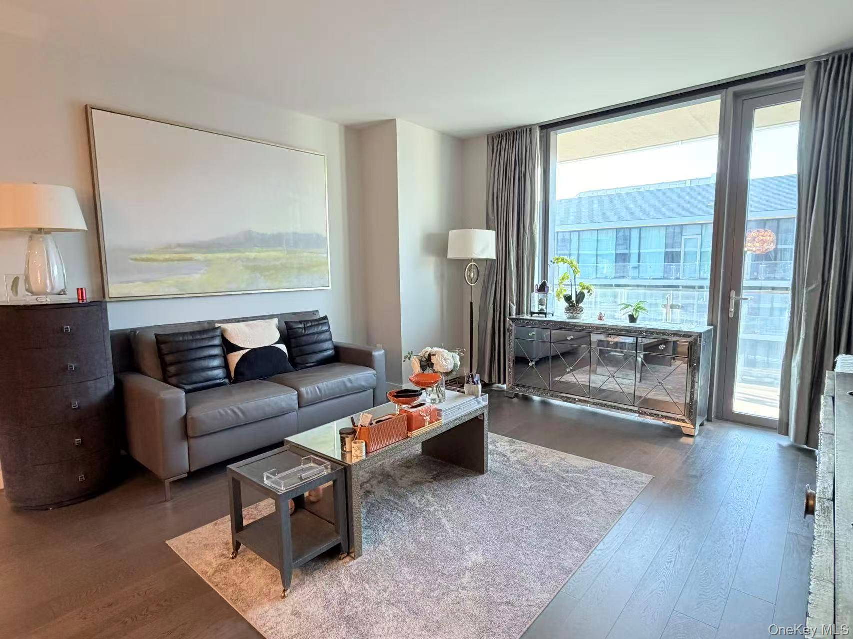 3 Bedroom Home for Sale in Flushing - New York - USA - 3