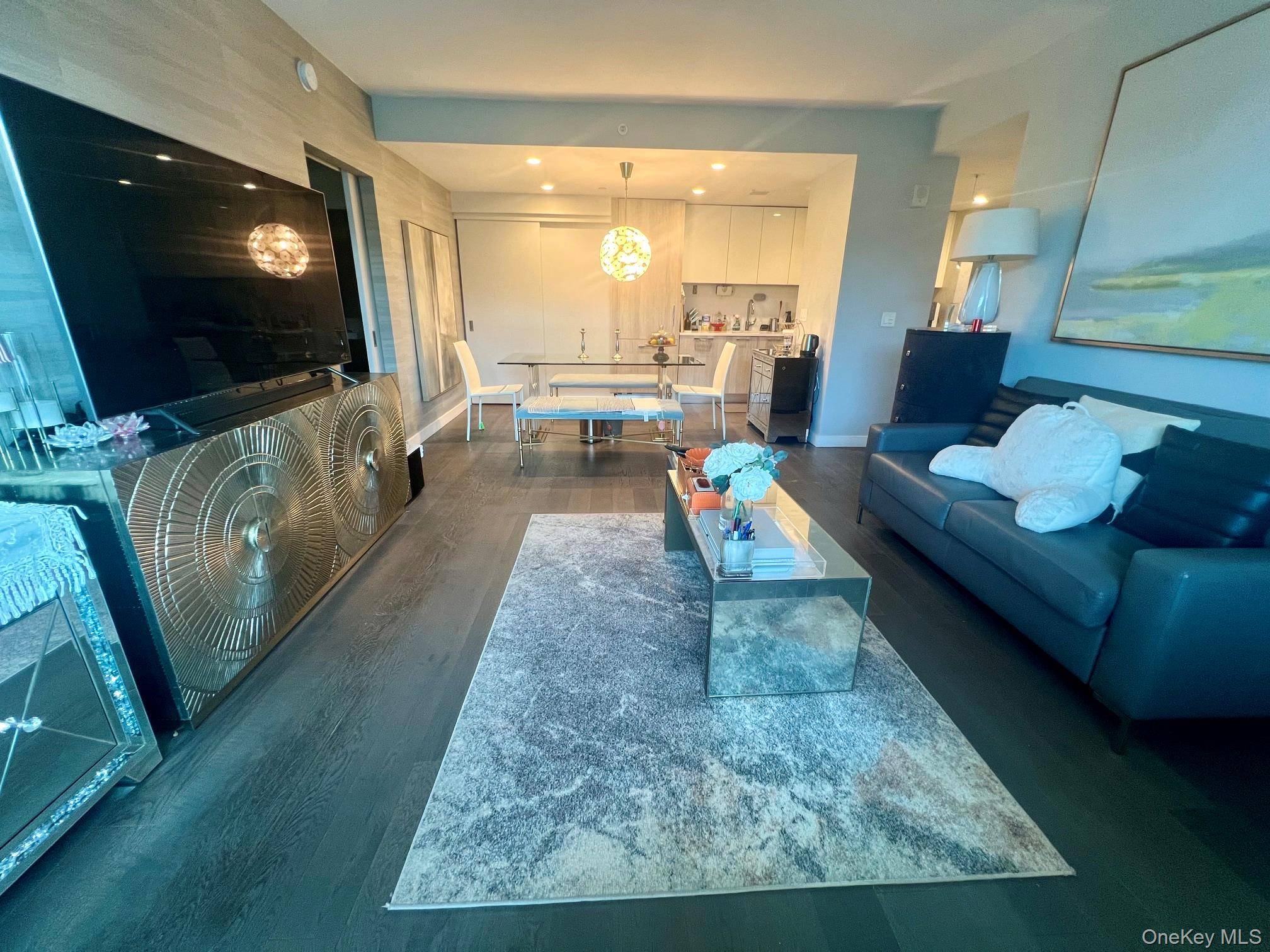 3 Bedroom Home for Sale in Flushing - New York - USA - 4