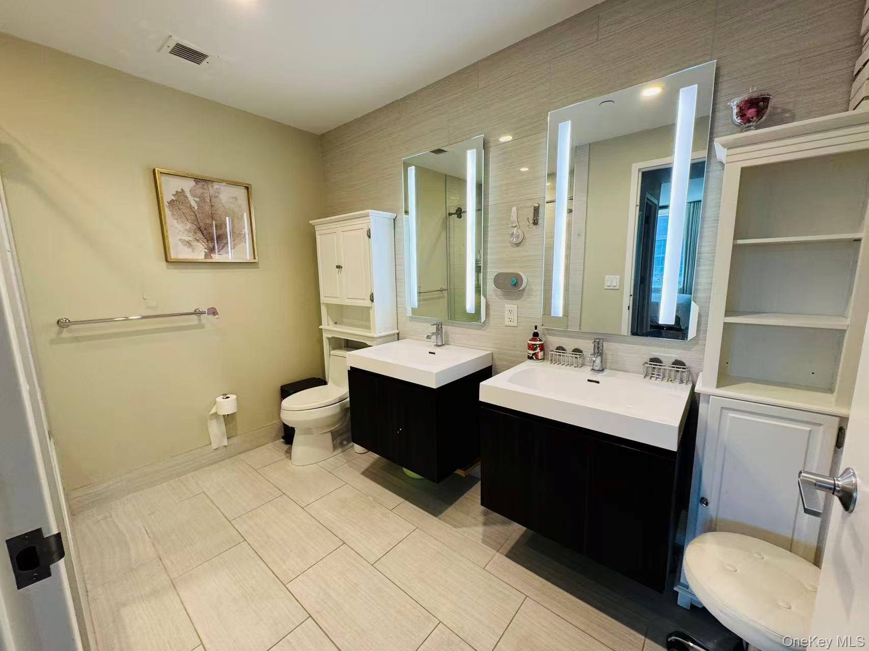3 Bedroom Home for Sale in Flushing - New York - USA - 6