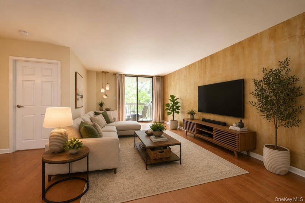 3 Bedroom Home for Sale in Fresh Meadows - New York - USA - 4