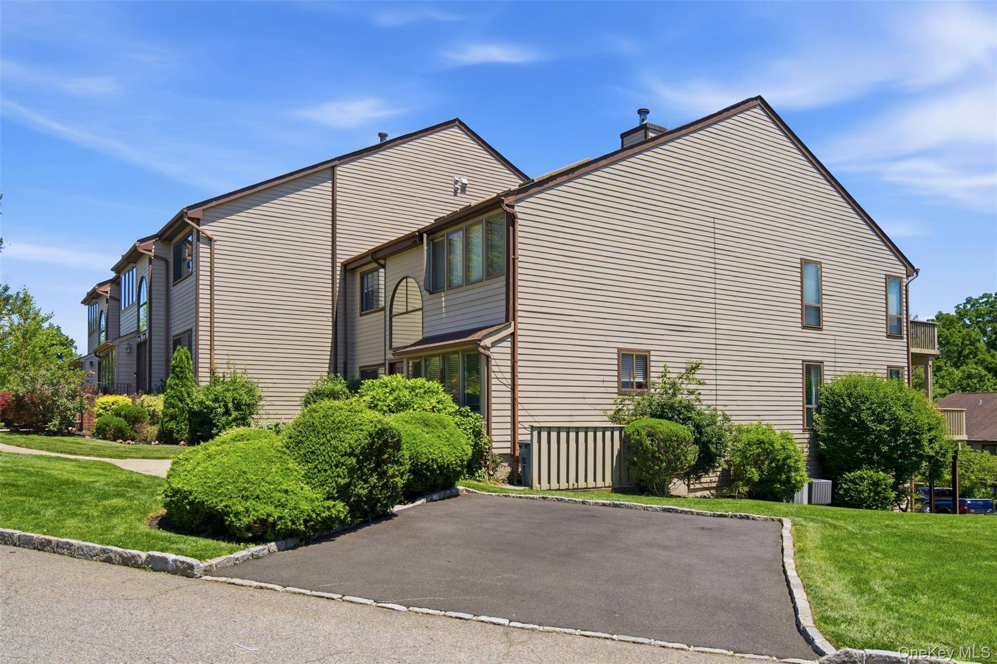 Apartamento de 3 Dormitorios en Venta en Glen Head, Nueva York, EE. UU. - 3