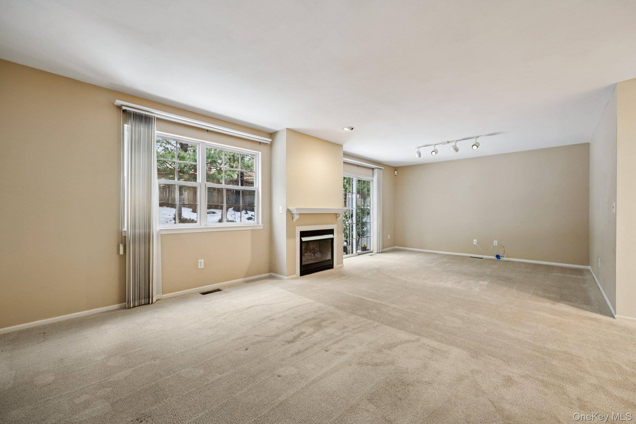 Apartamento de 3 Dormitorios en Venta en Huntington - Nueva York - EE. UU. - 7