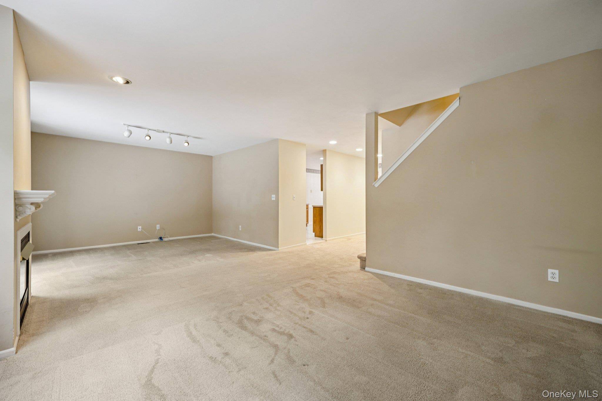 Apartamento de 3 Dormitorios en Venta en Huntington - Nueva York - EE. UU. - 8